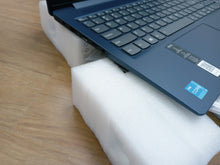 Load image into Gallery viewer, Lenovo IdeaPad Slim 3 15IRU8 15.6" Touch i3-1315U 8GB 256GB SSD Win11 82X7001VUS
