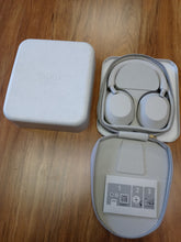 Load image into Gallery viewer, Sony WH-1000XM5 Wireless Noise Cancelling Headphones - Silver