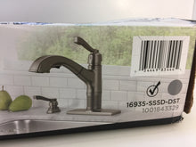 Load image into Gallery viewer, Delta 16935-SSSD-DST Allentown 1-Handle Pull-Out Sprayer Kitchen Faucet