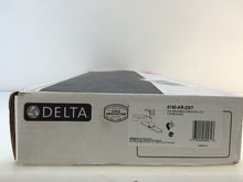 Load image into Gallery viewer, Delta Collins 1-Handle Sprayer Kitchen Faucet in Arctic Stainless 4140-AR-DST