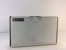 Load image into Gallery viewer, Delta 522-DST Classic 4" Centerset Single-Handle Bathroom Faucet in Chrome