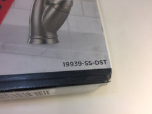 Load image into Gallery viewer, Delta 19939-SS-DST Izak 1-Handle Pull-Down Sprayer Kitchen Faucet in Stainless