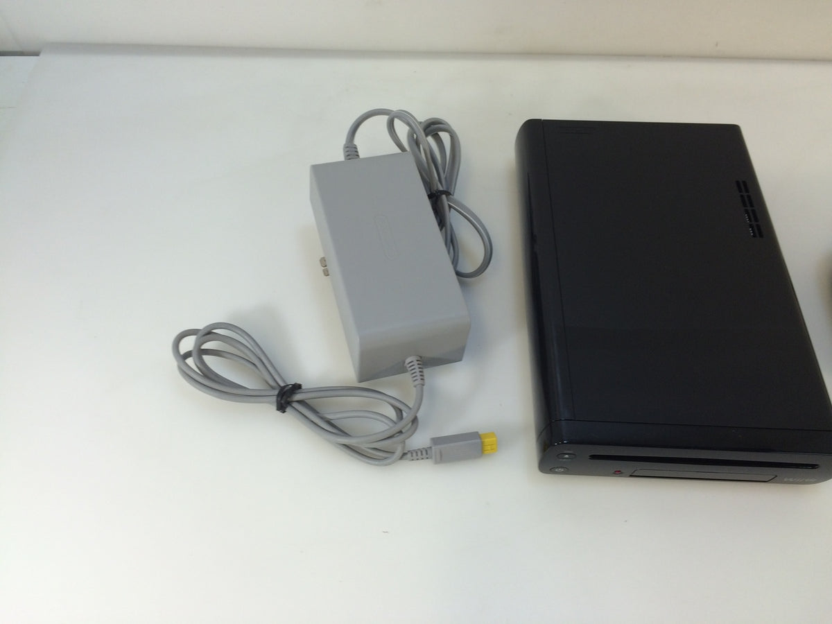 Nintendo Wii U WUP-101(02) 32GB Game Console & Game Pad
