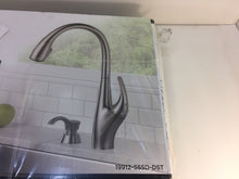 Load image into Gallery viewer, Delta 19912-SSSD-DST DeLuca 1-Handle Pull-Down Sprayer Kitchen Faucet