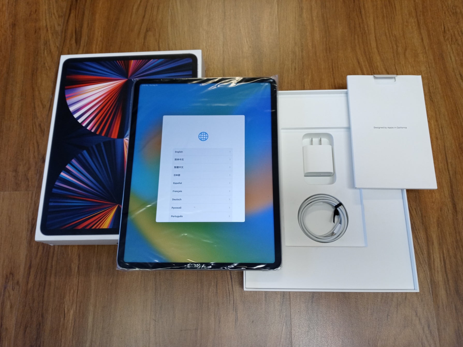 Apple iPad Pro 5th Gen 128GB Wi-Fi, 12.9 
