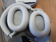 Load image into Gallery viewer, Sony WH-1000XM6 Best Wireless Noise Cancelling Headphones - Silver
