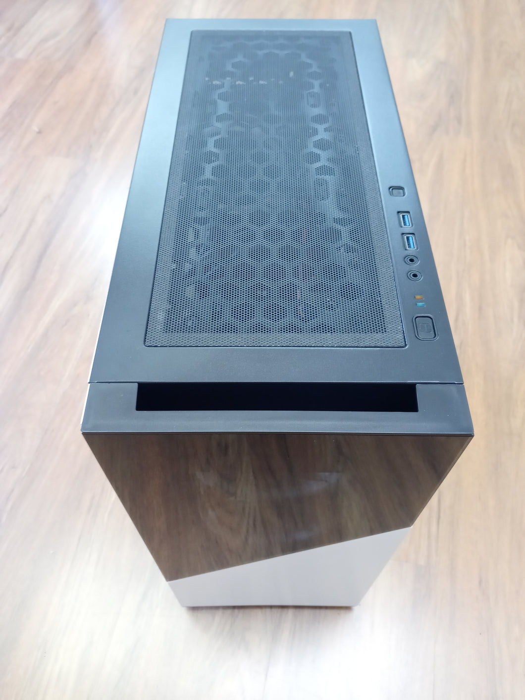 CyberpowerPC Gamer Supreme AMD Ryzen 7 3700X 32GB 1TB SSD RTX 3070 Liquid Cool