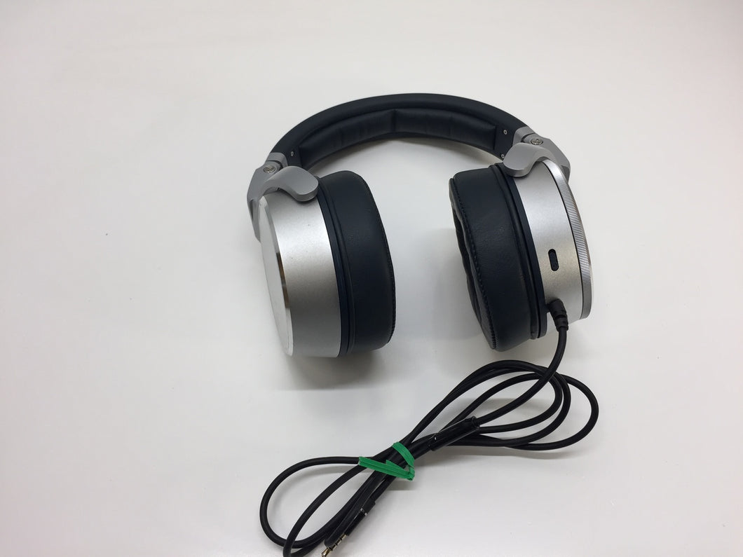 Sennheiser HD 630VB Closed-back Audiophile Headphones