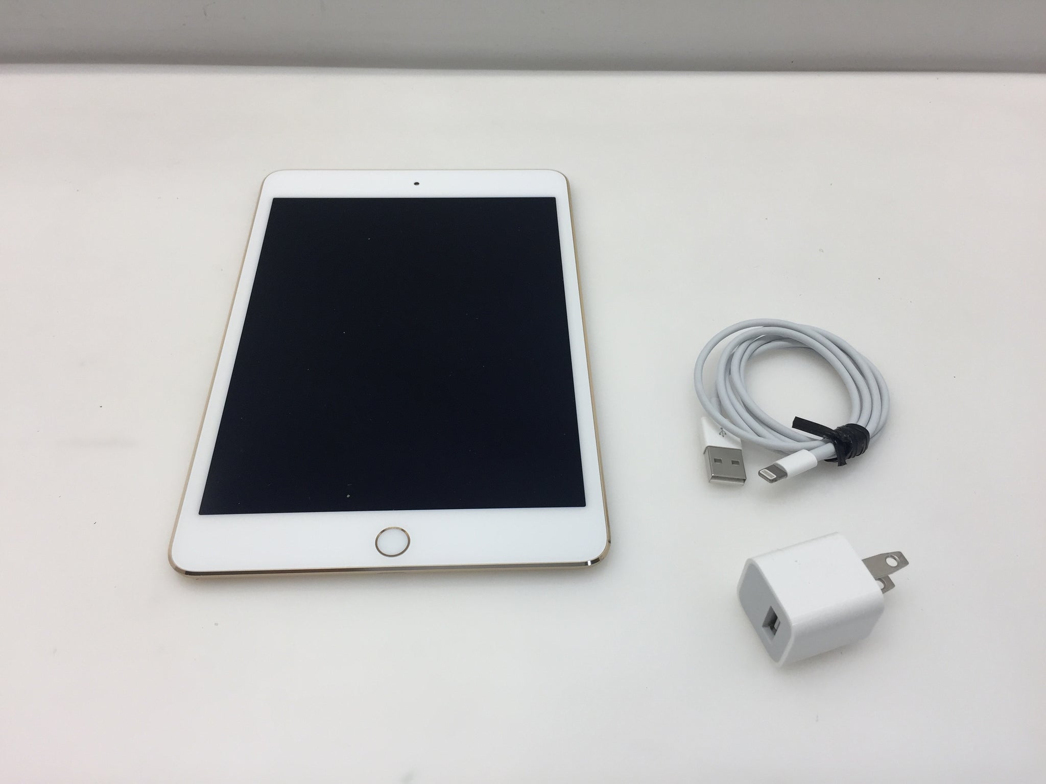 Apple iPad Mini 4 Wi-Fi, 7.9in Retina Display with 2048 x 1536 Resolution, 7.9in