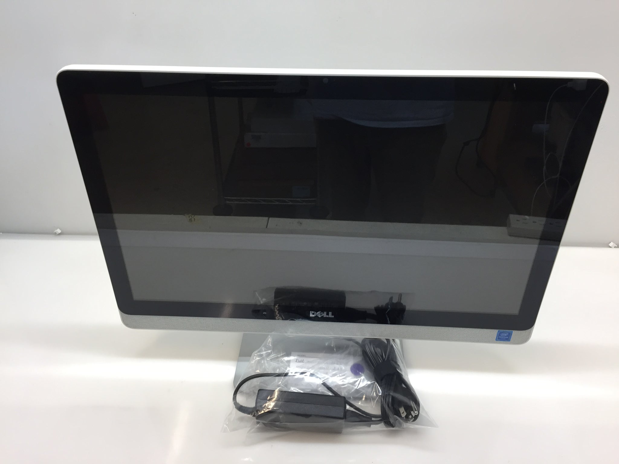 Desktop AIO Dell Inspiron 22 3263 21.5