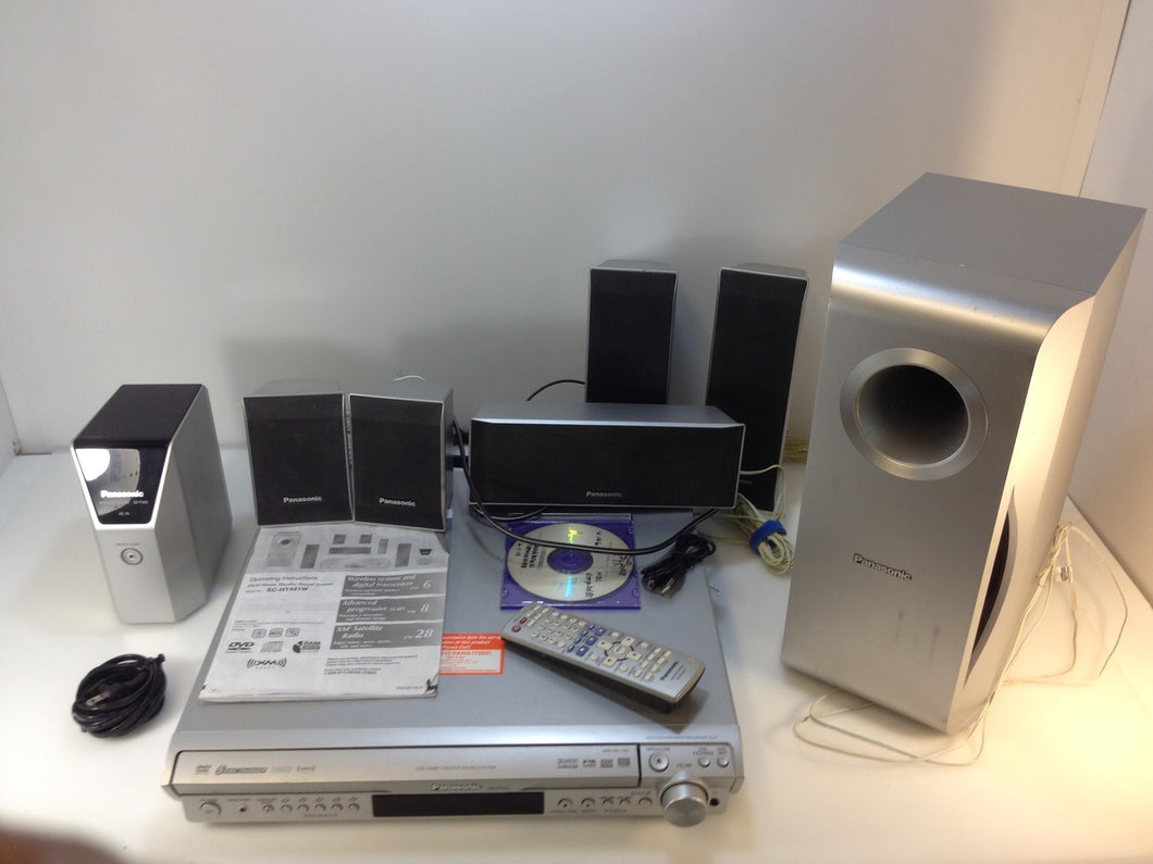 Panasonic SC-HT441 5.1 Channel 5 Disc Changer Home Theater System
