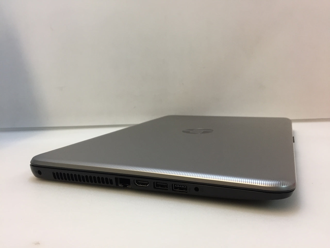 Laptop Hp 17-x010nr Intel Pentium N3710 4GB Ram 1TB