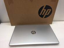 Load image into Gallery viewer, Laptop Hp 17-by1971cl 17.3&quot; Touchscreen Intel i7-8565u 8GB 256GB SSD Win10

