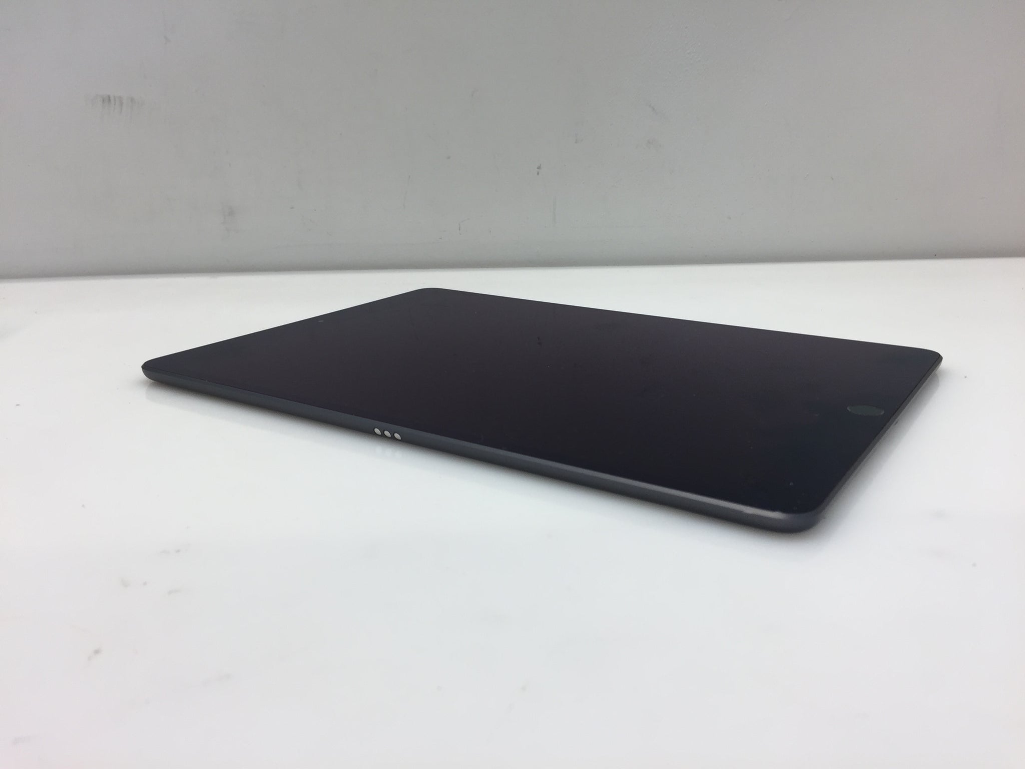 Apple iPad Air (3rd Generation) 64GB, Wi-Fi, 10.5in Space Apple iPad Air (3rd Generation) 64GB, Wi-Fi, 10.5in Space