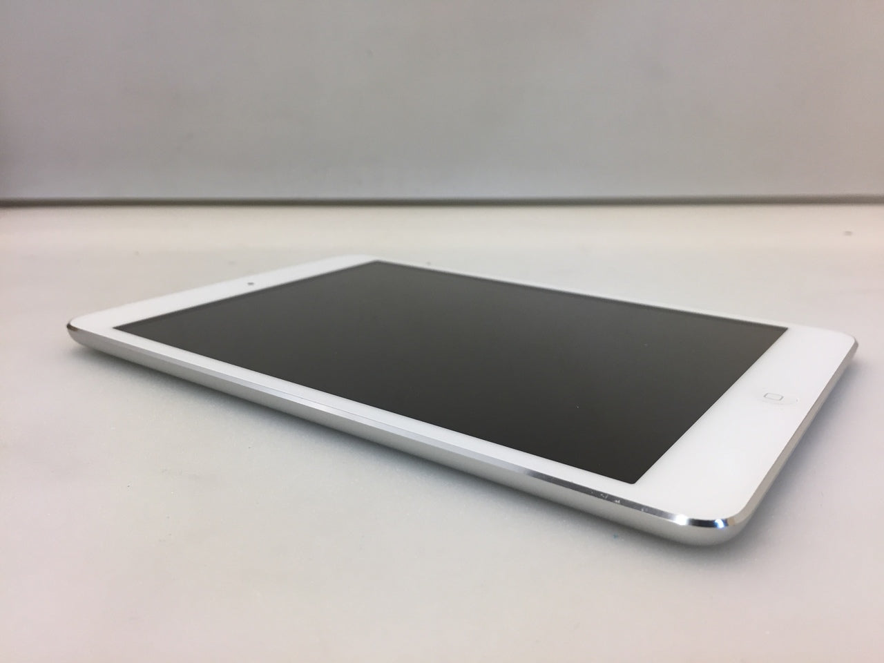 Apple iPad mini 1st Gen 16GB Wi-Fi + Cellular (Sprint) 7.9