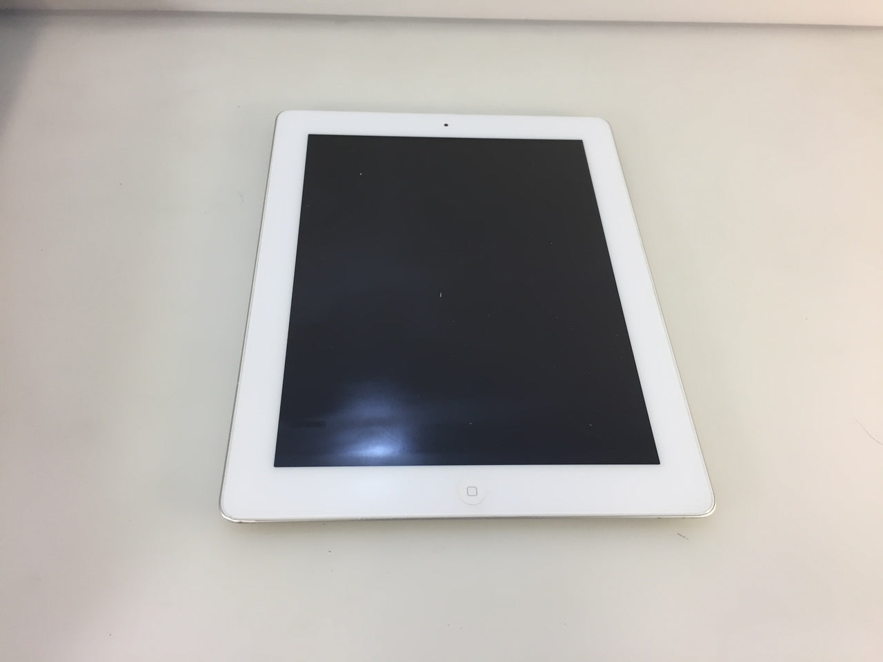 Apple iPad 4th Gen. MD514LL/A 32GB, Wi-Fi, 9.7in Tablte, White