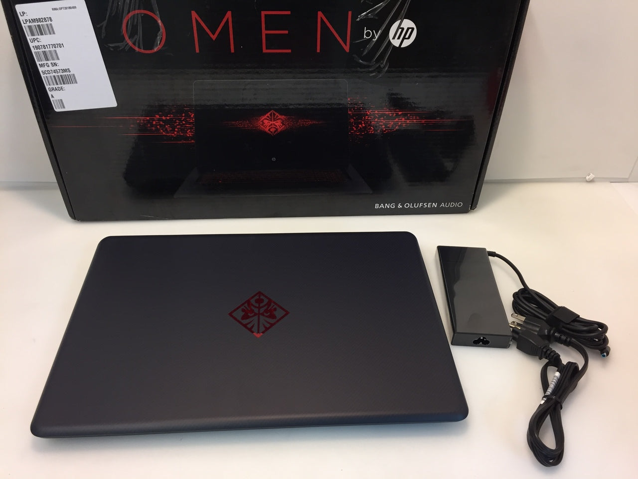 Laptop Hp Omen 17-w210nr i7-7700HQ 8GB 1TB 128GB SSD Nvidia