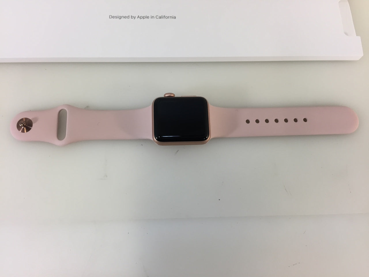 Apple Watch Series 3 38mm Gold Aluminium Case Pink GPS Cellular
