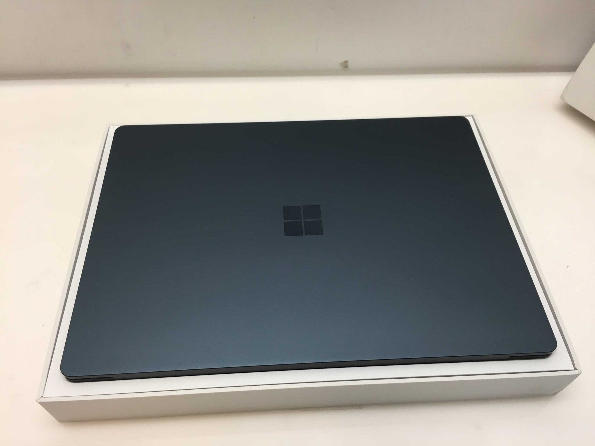 Microsoft Surface 1769 laptop 13.5