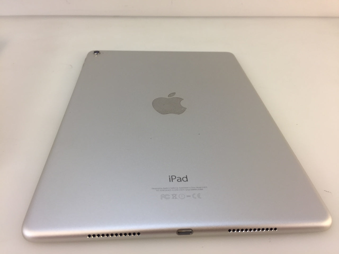 Apple iPad Pro MLMW2LL/A 128GB Wi-Fi 9.7in A1673 Tablet - Silver