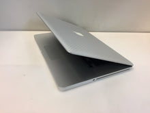 Load image into Gallery viewer, Laptop Apple Macbook Pro A1286 2011 15&quot; i7 2.2GHz 8GB 500GB OSX 10.12
