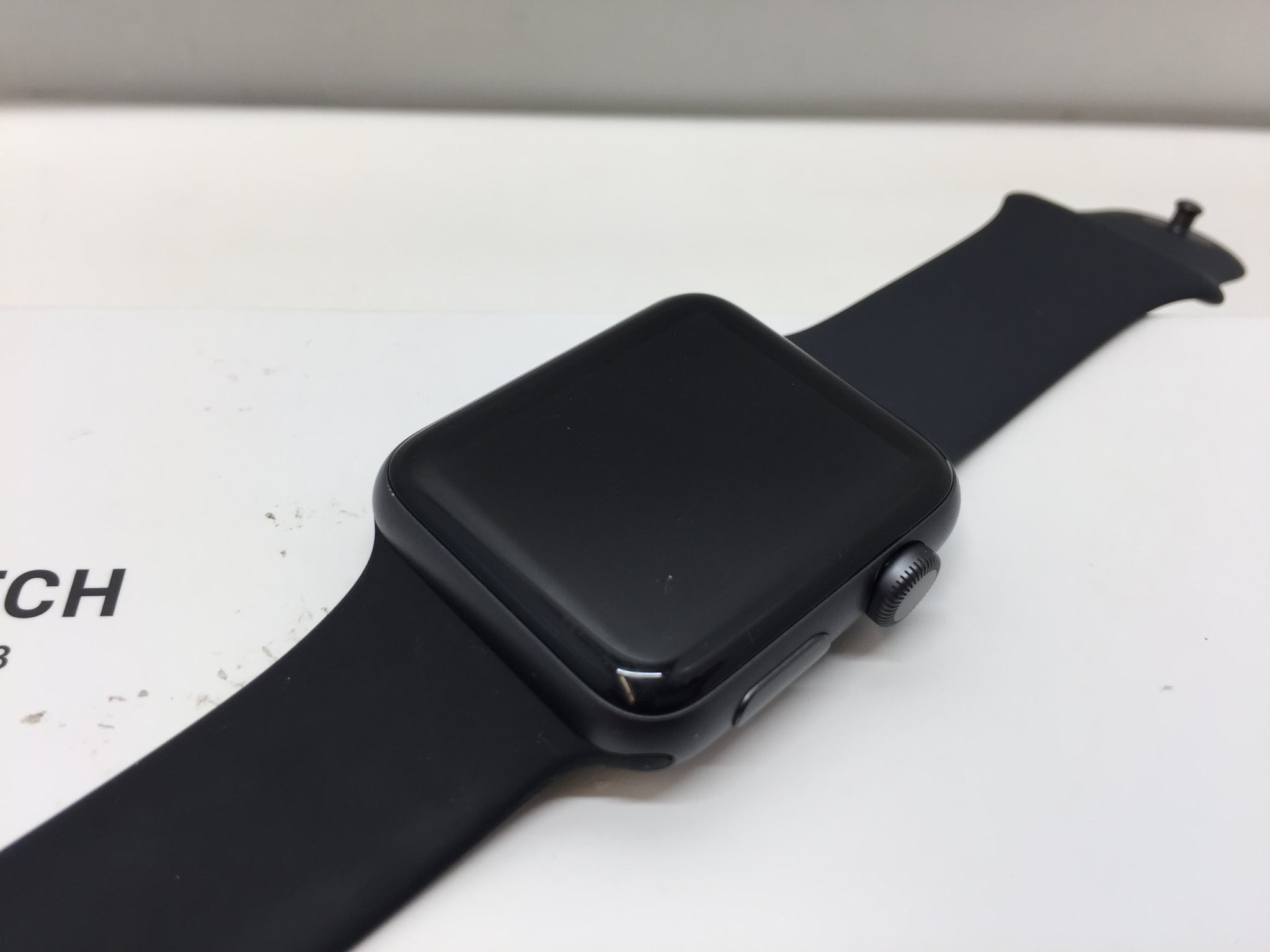 Apple Watch Series 3 42mm Space Gray Aluminium Case Black Sport