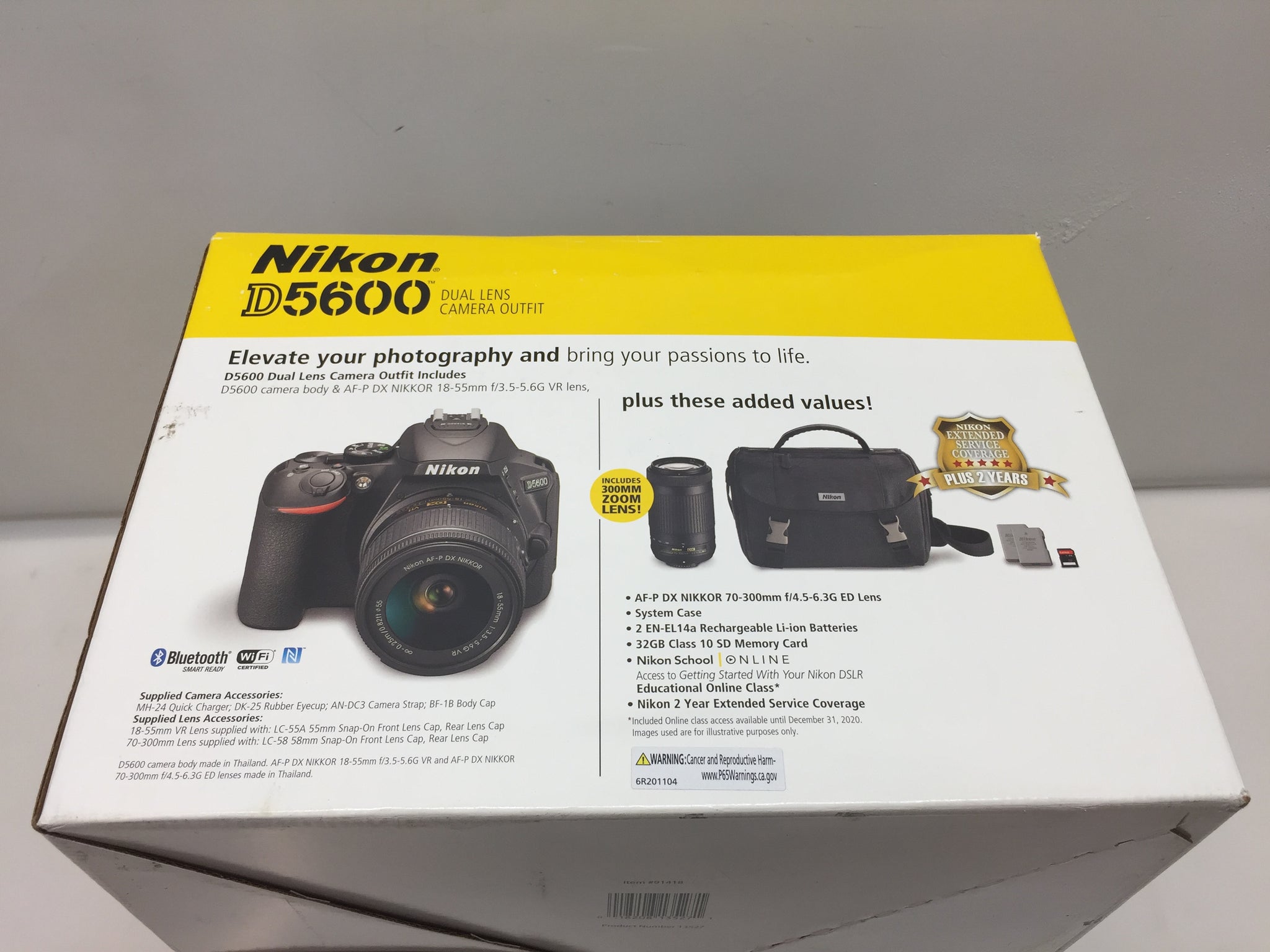  Nikon D5600 DSLR with 18-55mm f/3.5-5.6G VR and 70-300mm  f/4.5-6.3G ED : Electronics