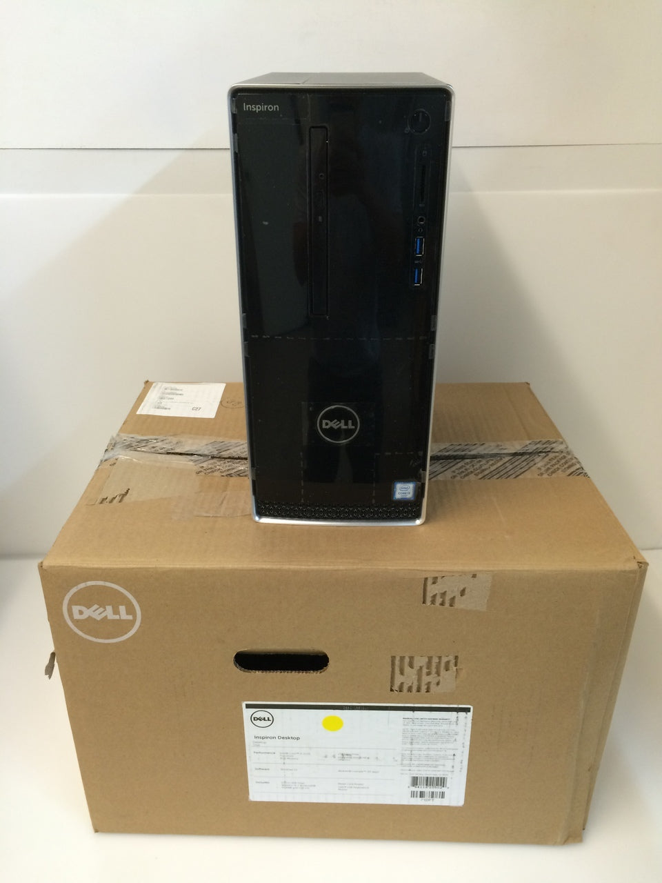Dell Inspiron i3650-1551SLV Desktop Core i3-6100 3.7GHz 8GB 1TB DVD W10 Silver