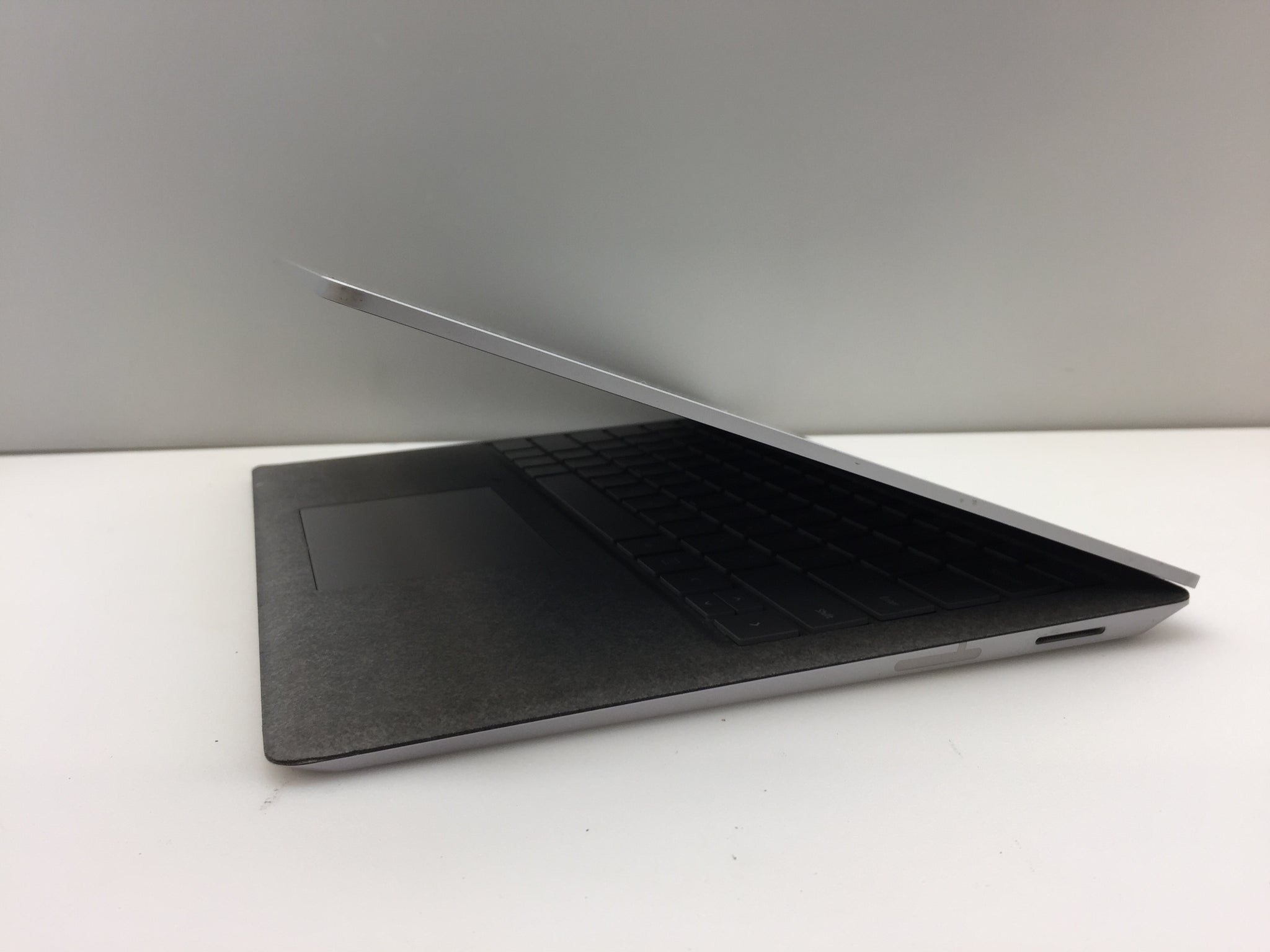 Laptop Microsoft Surface 1782 13.5