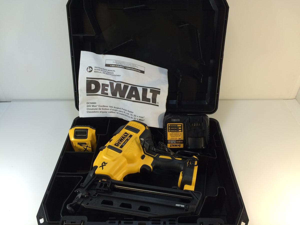 DeWalt DCN660D1 Cordless 20Volt Max 16Gauge Angled Finish Nailer Kit