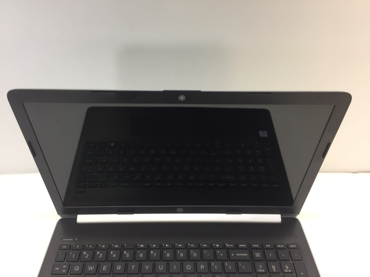 Laptop Hp 15-DA0087CL 15.6 in. Intel Core i3-8130u 2.2GHz 4GB