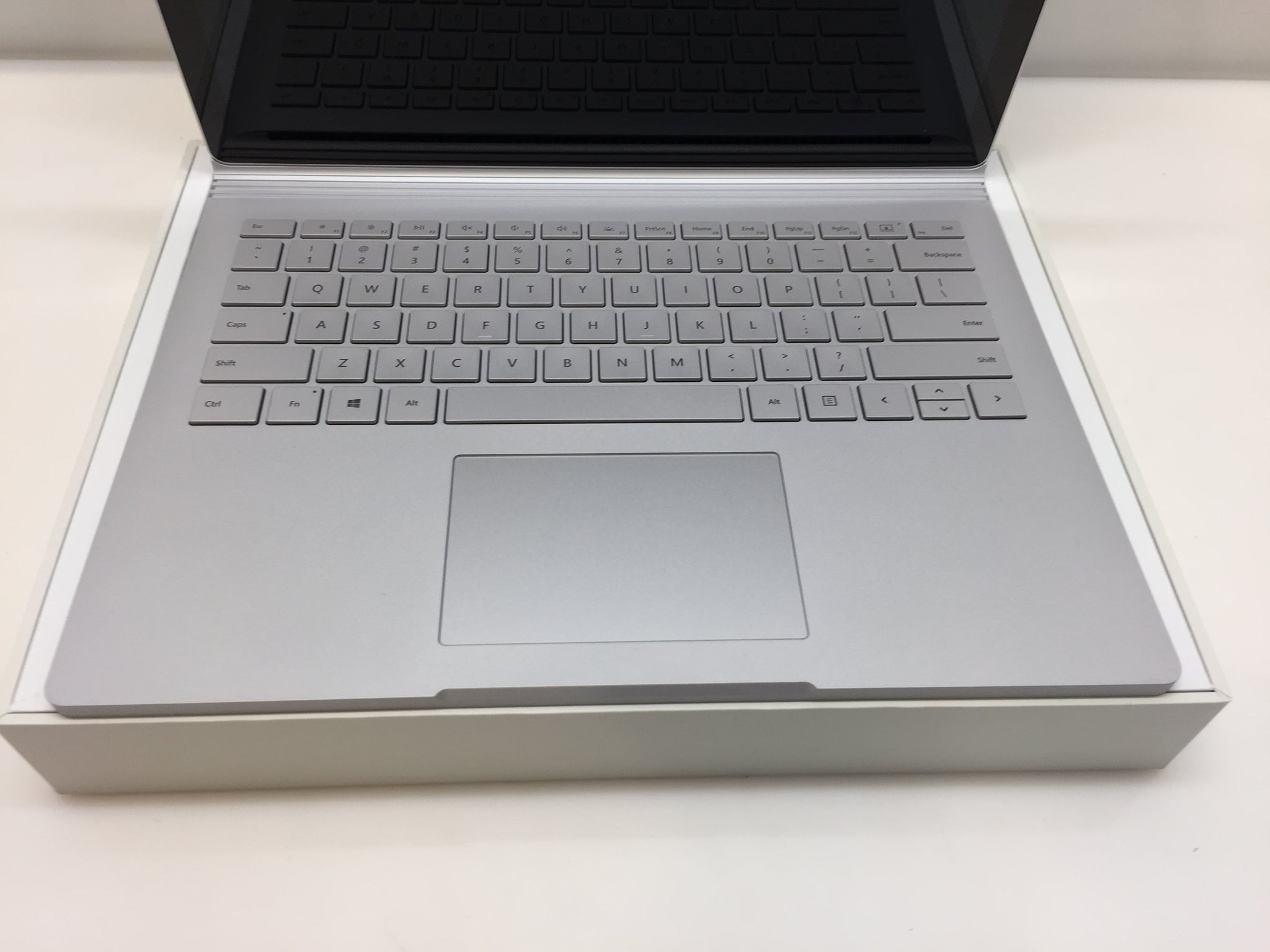 【ジャンク品】surface book 2 シルバー Microsoft Surface Book 2 - 1832 13