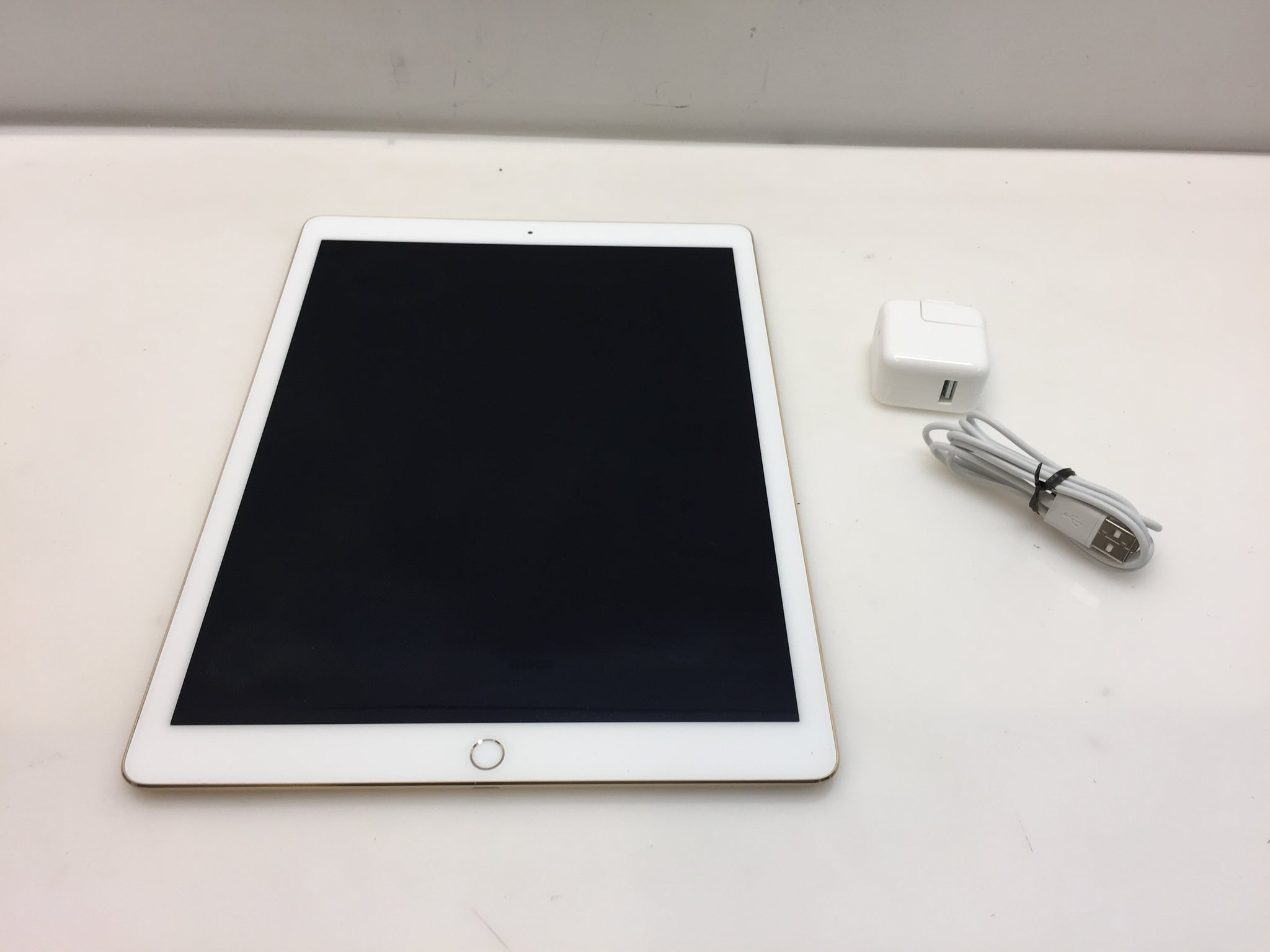 Apple iPad Pro 1st Gen. 256GB, Wi-Fi, 12.9 in Gold ML0V2LL/A – NT