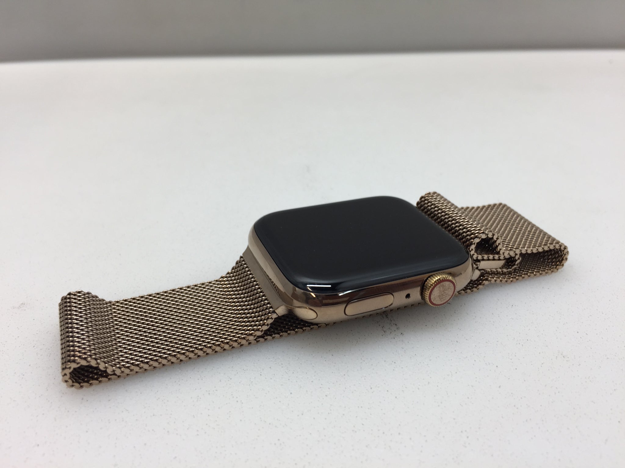 Overtræder median synder Apple Watch Series 4 44mm GPS Gold Stainless Steel Gold Milanese Loop – NT  Electronics LLC