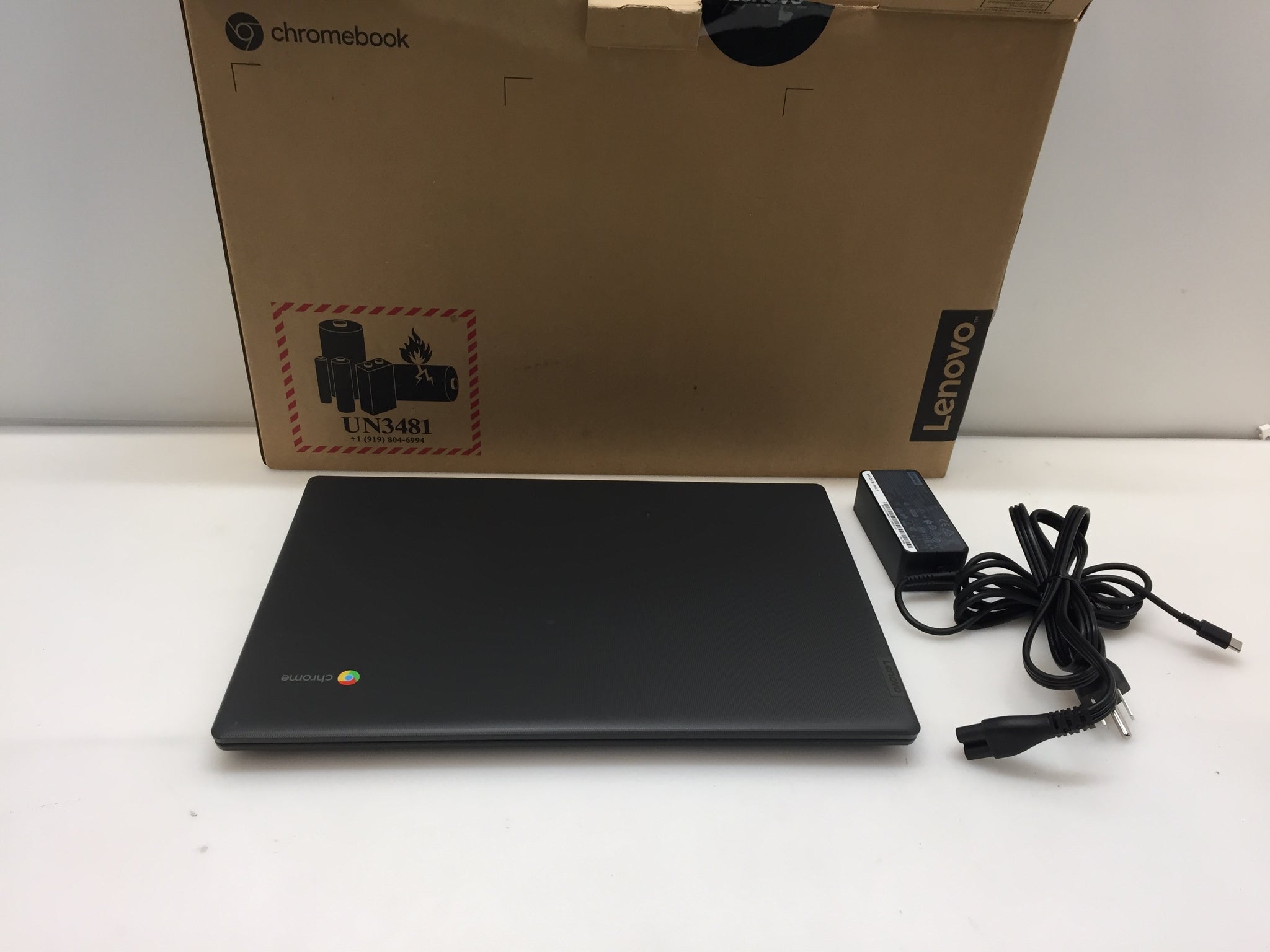 Lenovo 300e Chromebook 2nd Gen アダプター付き Chromebook Lenovo