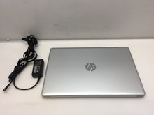 Load image into Gallery viewer, Laptop Hp 17-by1061st 17.3&quot; Intel i3-8145u 2.10Ghz 8GB 1TB Windows 10 - Silver
