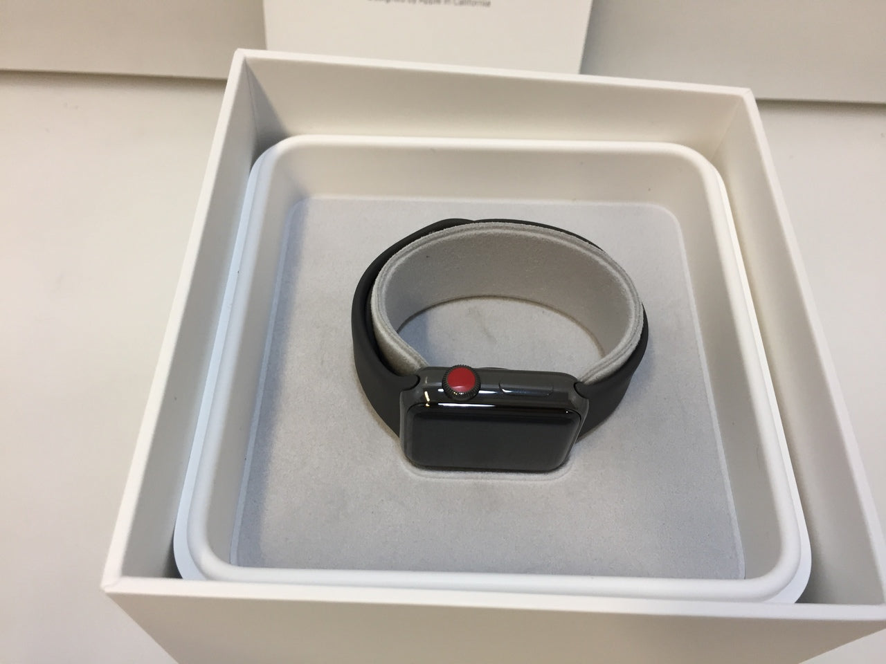 Apple Watch Series Edition 38mm Gray Ceramic Case Black Sport