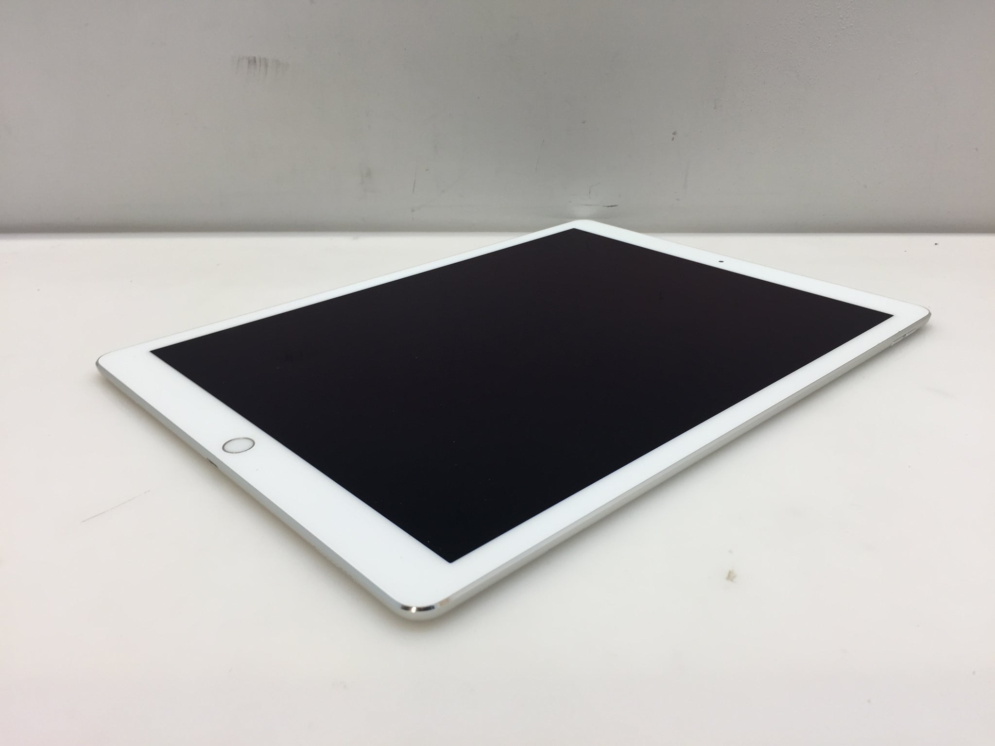 Apple iPad Pro 2nd Gen. 64GB, Wi-Fi + 4G (Unlocked), 12.9 in