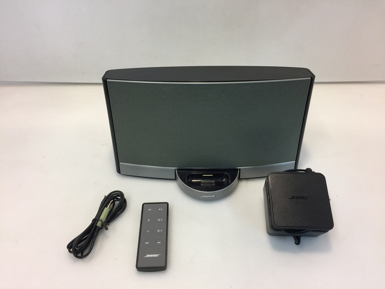 Bose SoundDock Portable 30-Pin System With OEM Remote for Ipod