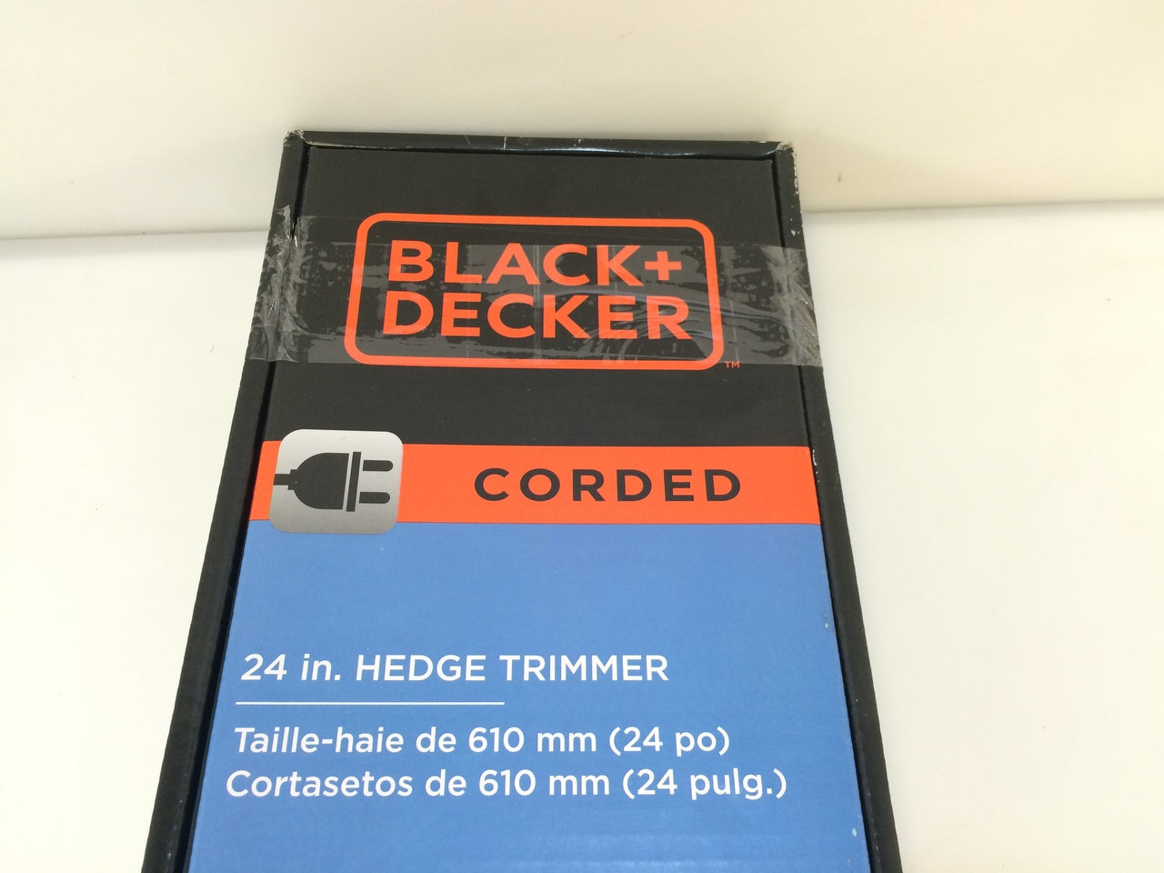 BLACK+DECKER 24-in Corded Electric Hedge Trimmer in the Hedge
