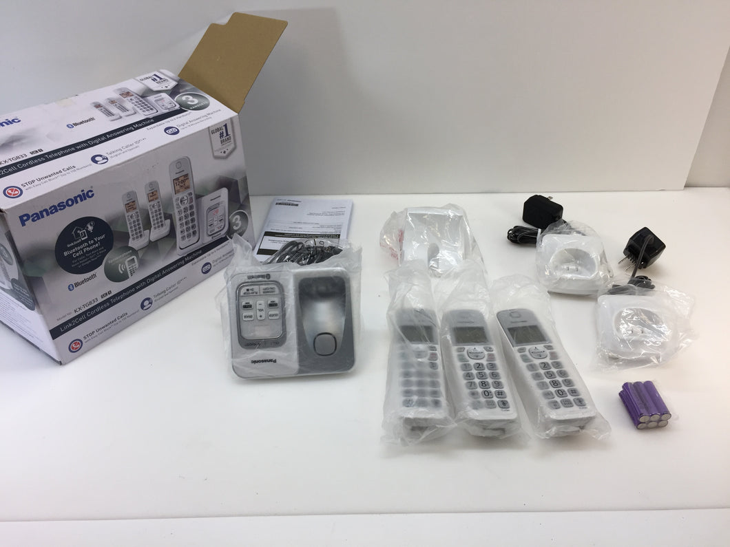 Panasonic KX-TG833SK1 3 Handsets Link2Cell Voice Assist and Answering Machine