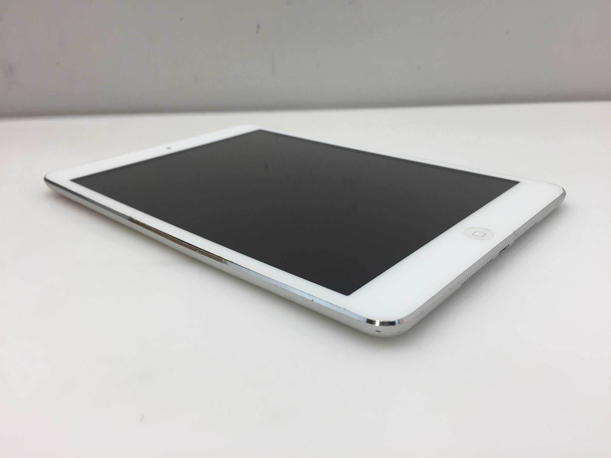 Apple - iPad mini 16GB White 初代 MD531J/A Apple iPad mini 16GB Wi-Fi - Walmart.com