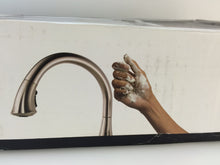 Load image into Gallery viewer, Delta 9192T-SSSD-DST Addison 1-Handle Pull-Down Spray Kitchen Faucet Stainless
