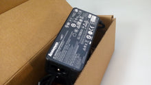 Load image into Gallery viewer, Laptop Lenovo Flex 3 1480  2-in-1 Touch i7-6500U 2.5Ghz 8GB 1TB 80R3000UUS

