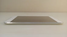 Load image into Gallery viewer, Apple iPad mini 1st Gen 32GB Wi-Fi + Verizon 7.9in White MD544LL/A A1455
