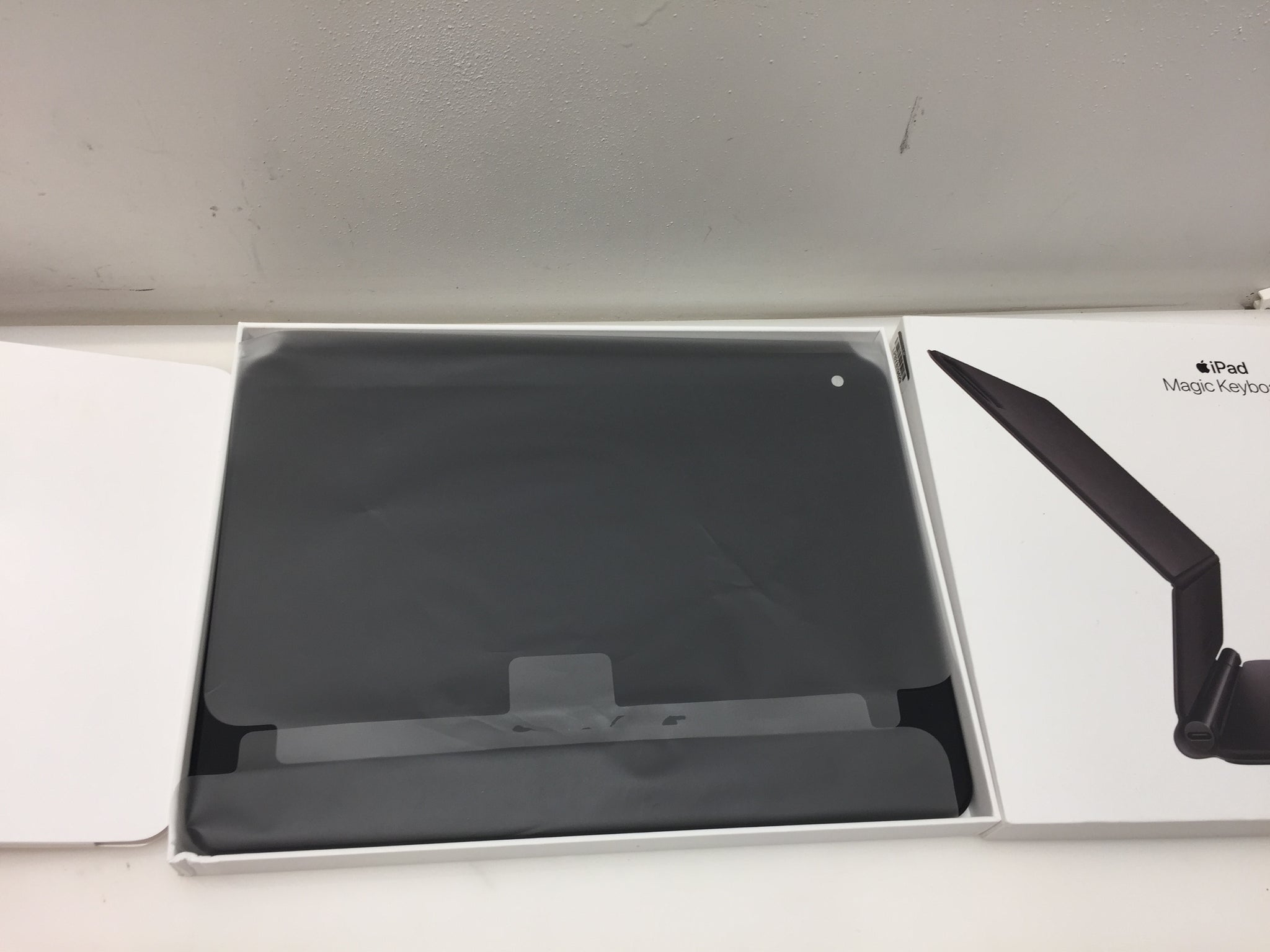 Apple Magic Smart Keyboard Folio for Apple 11 inch iPad Pro Black