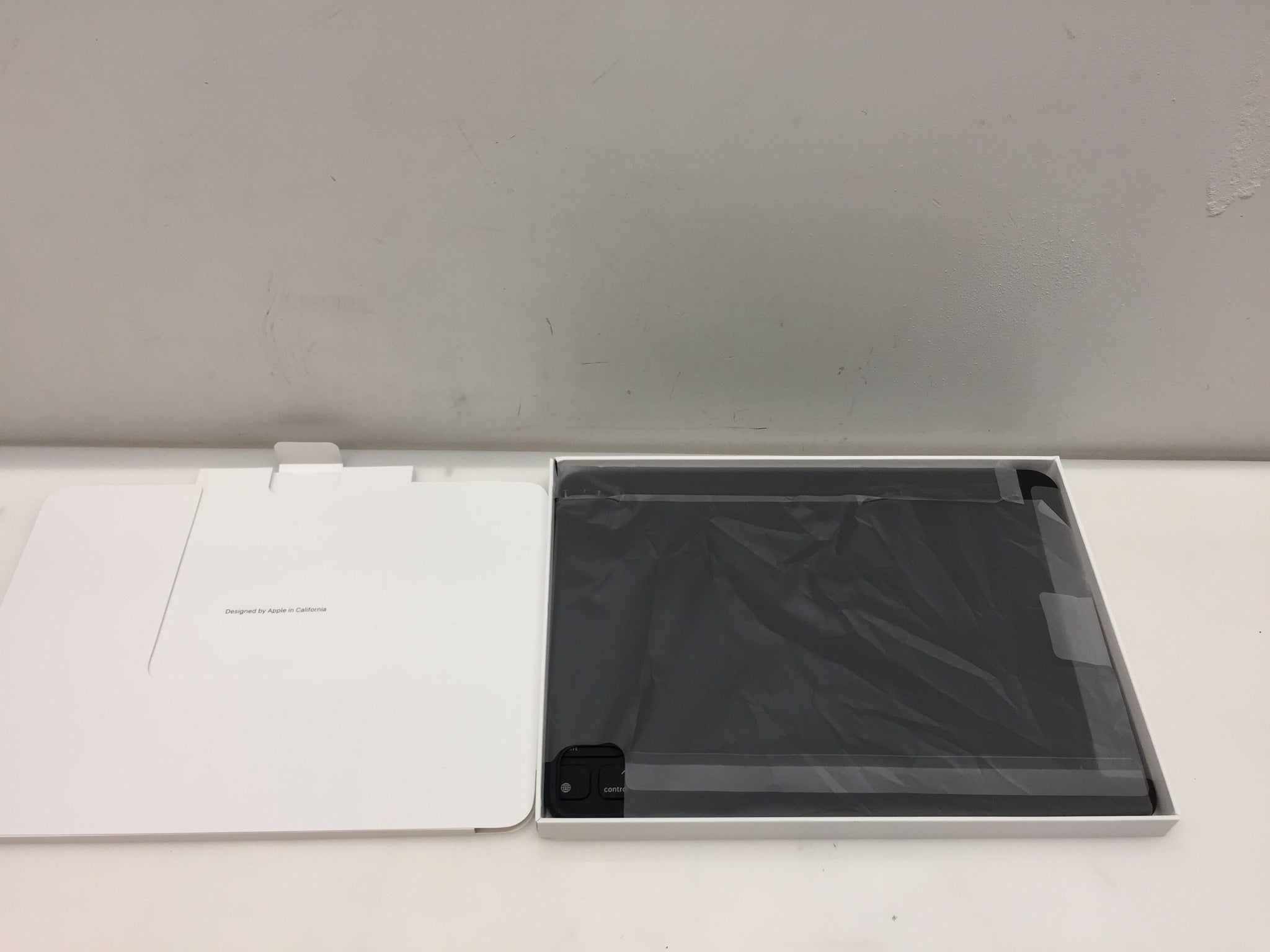 Apple Smart Keyboard Folio For iPad Pro 11