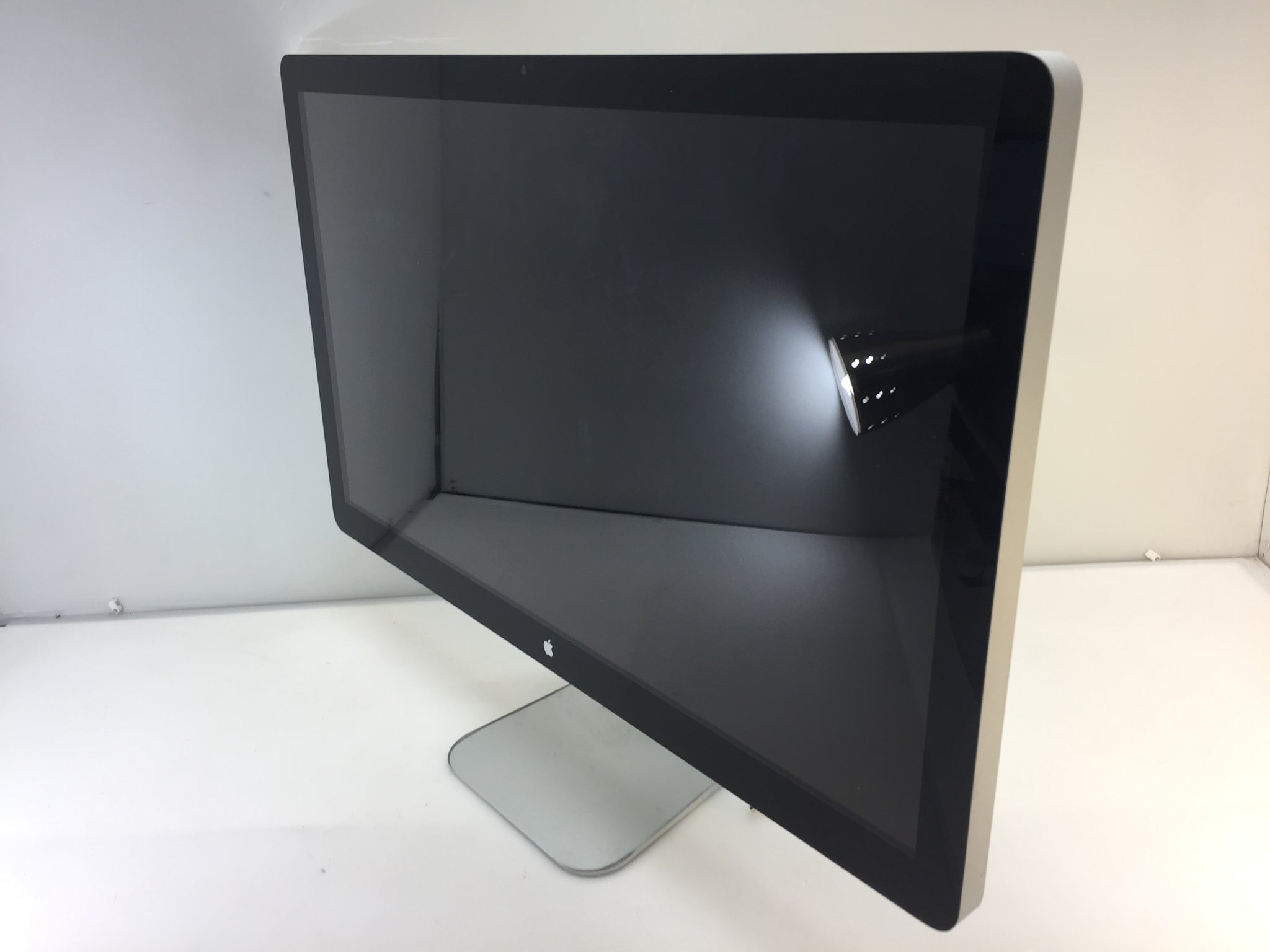 Apple A1316 Cinema Display LED-Backlit LCD Monitor MC007LL/A – NT